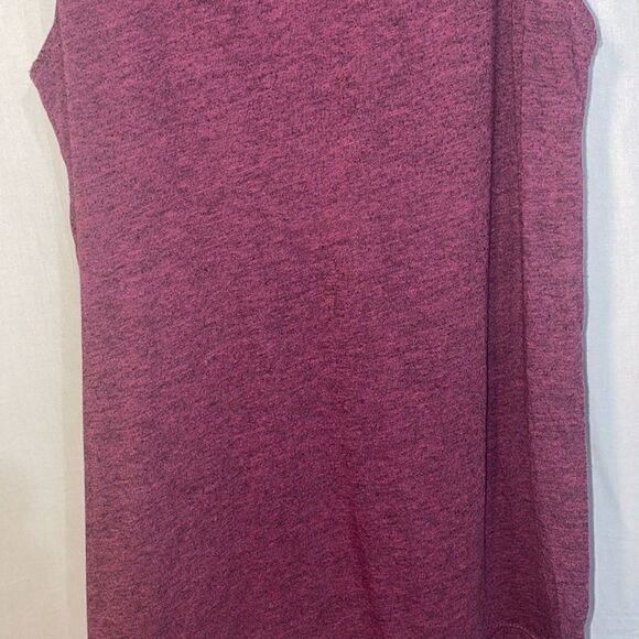 Old navy tank top - Picture 3 of 9